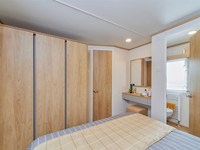 1-957-1-27563-1-2026-Carnaby-Melrose-CL-Static-Caravan-Holiday-Home-main-bedroom.jpg